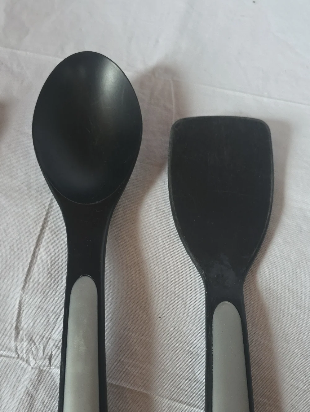 Calphalon Set of 6 Cooking Utensils Spatulas Spoons Black Gray